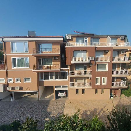 Guest House Rona - Free Parking And Sea View Sveti Vlas Exteriör bild