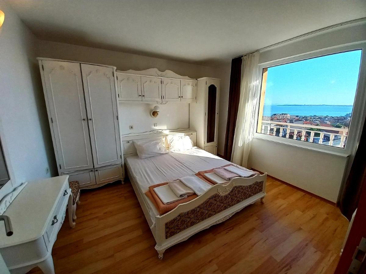 Guest House Rona - Free Parking And Sea View Sveti Vlas Exteriör bild