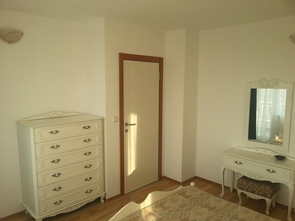 Guest House Rona - Free Parking And Sea View Sveti Vlas Exteriör bild