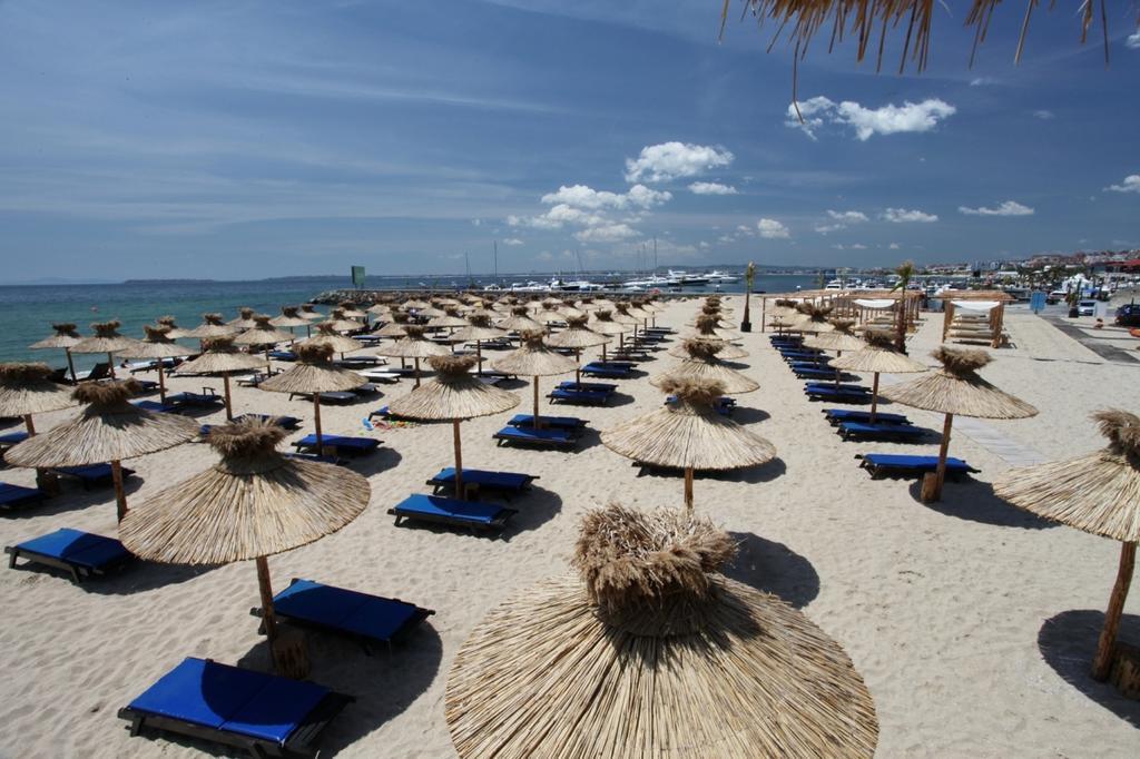 Guest House Rona - Free Parking And Sea View Sveti Vlas Exteriör bild