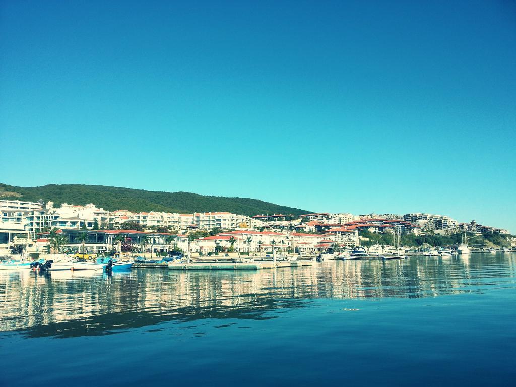 Guest House Rona - Free Parking And Sea View Sveti Vlas Exteriör bild