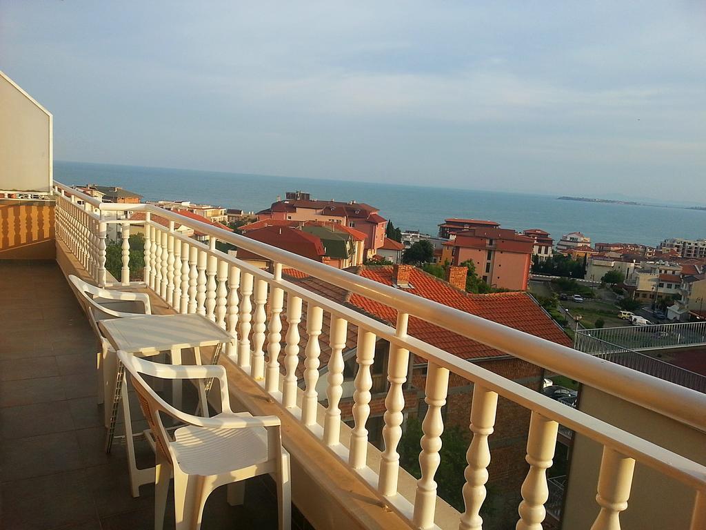 Guest House Rona - Free Parking And Sea View Sveti Vlas Exteriör bild